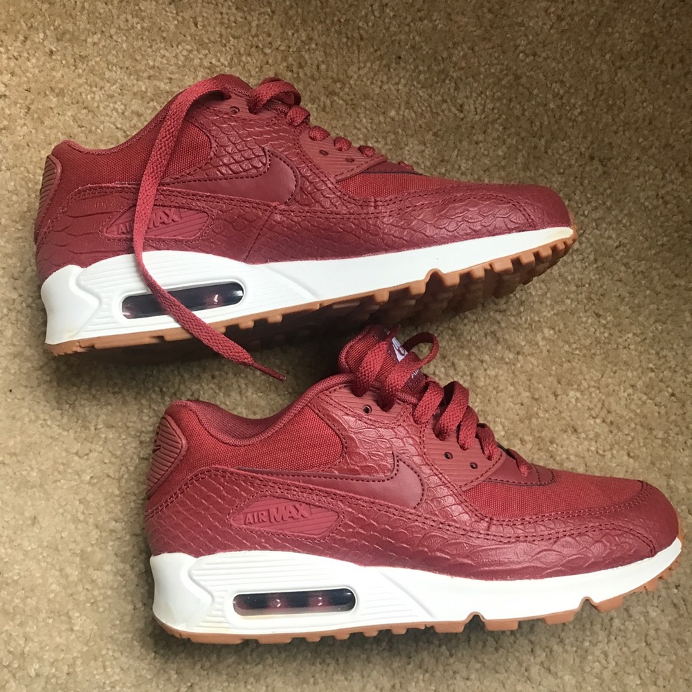 Nike air max red with gum sole women's 7